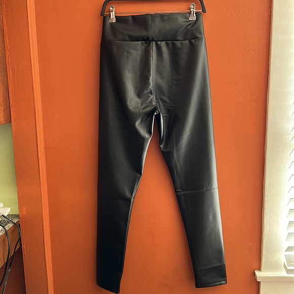 NWT High Rise Faux Leather Leggings - Picture 5 of 6